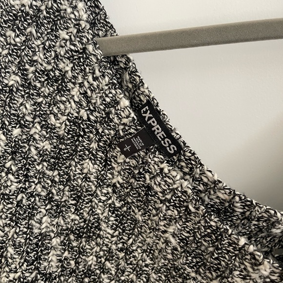 Express off the shoulder sweater - Picture 3 of 3